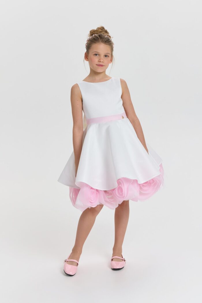 Elegant dress with roses
